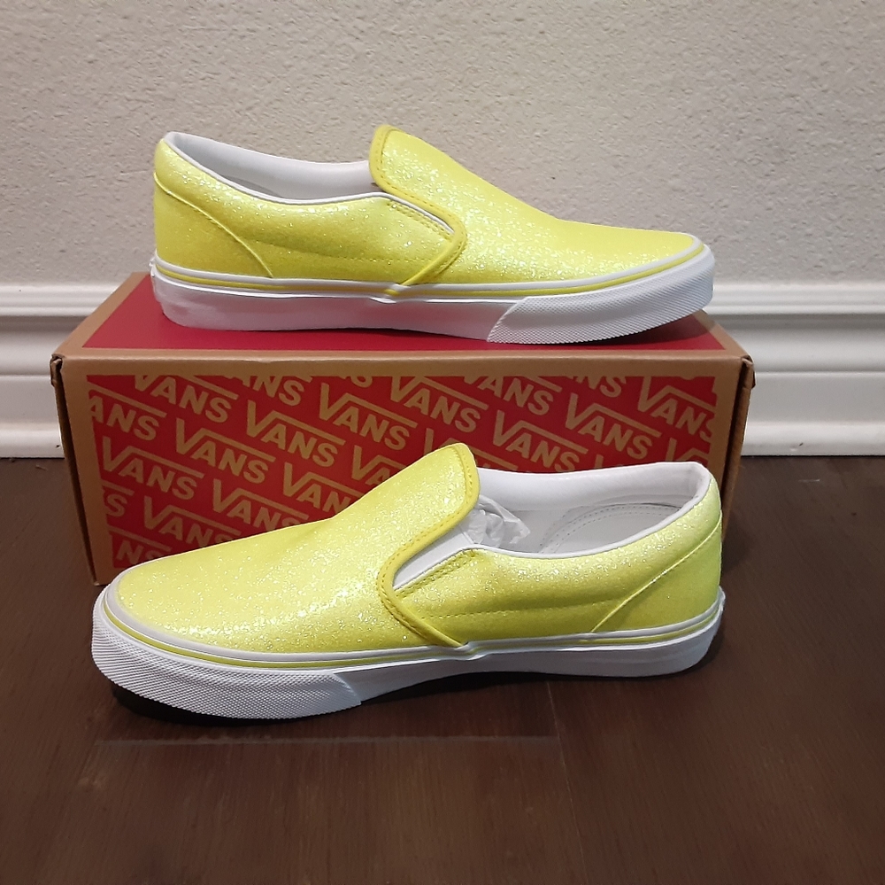 Vans - Picture 2 of 4